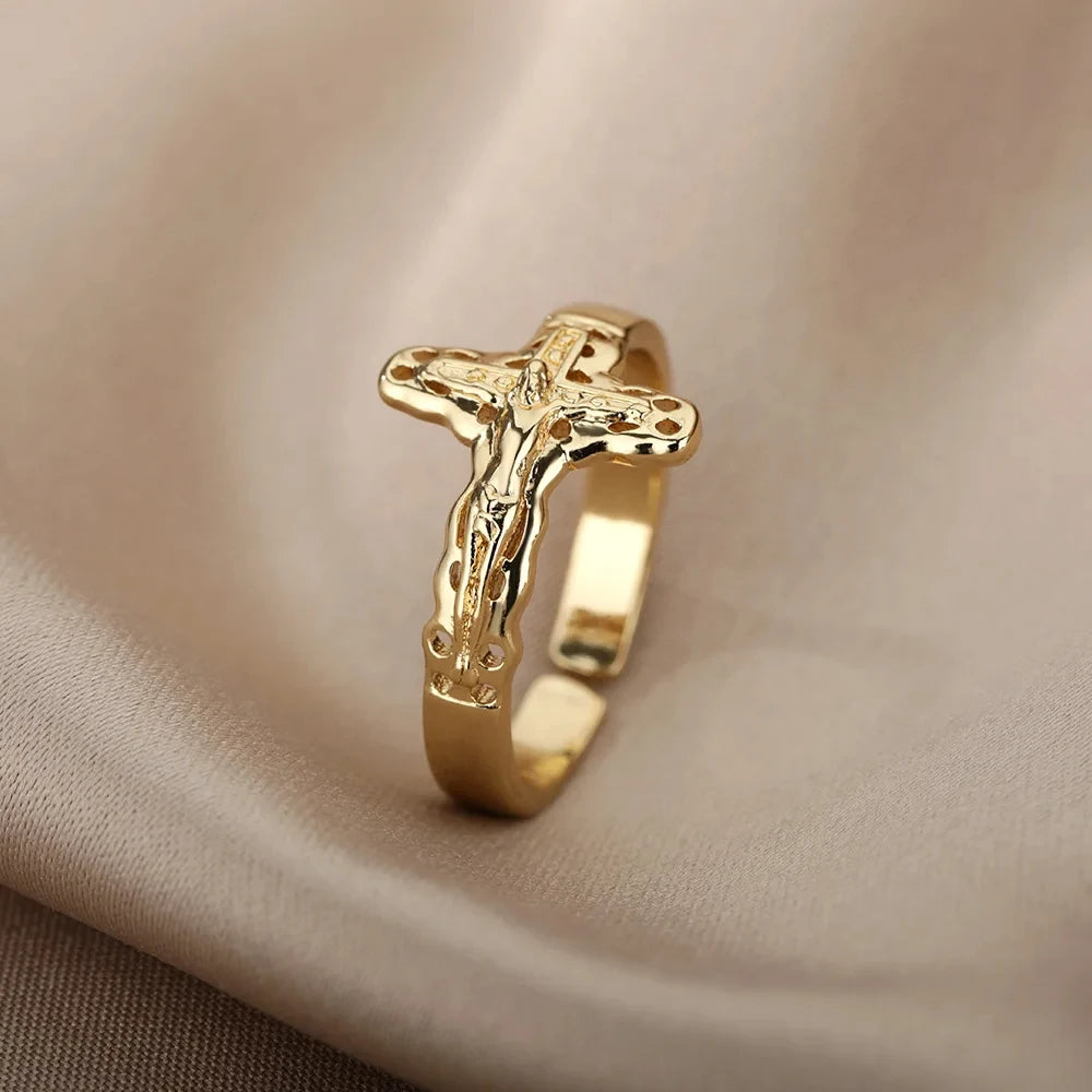 Crucif Ring